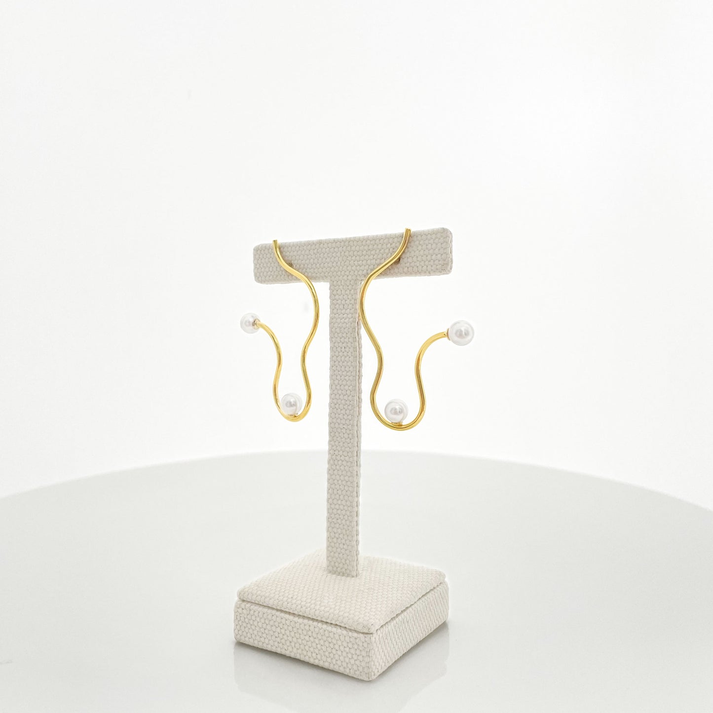 Gold Flow Pearl Earrings