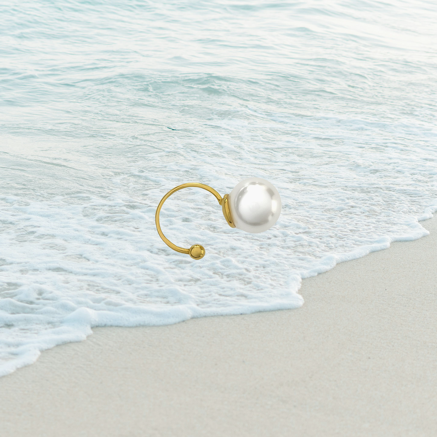 Sleek Line Pearl Ear Cuff