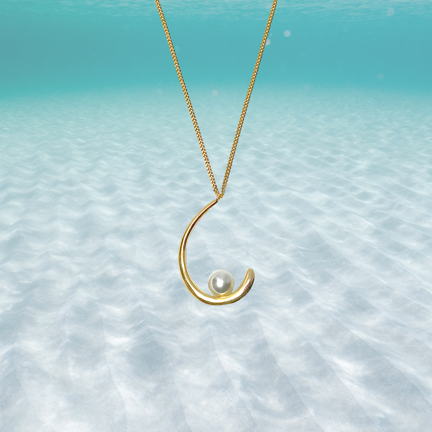 Hook Point Pearl Necklace