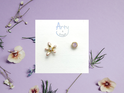 Pearl-shining Flower Mismatched Studs