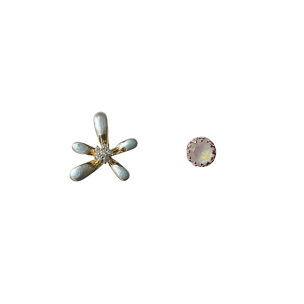 Pearl-shining Flower Mismatched Studs