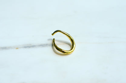 Twist Gold Ear Cuff